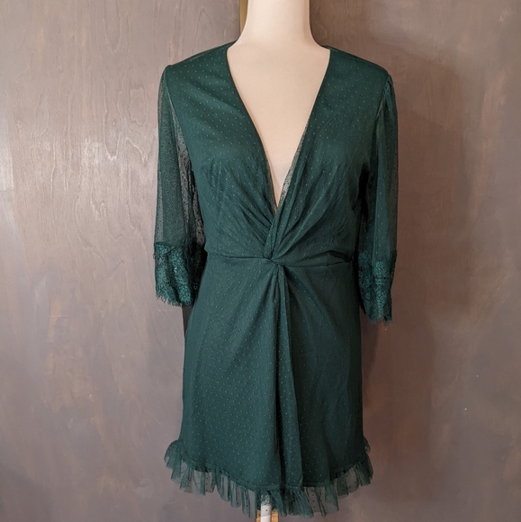 Knot front lace dress - Picture 4 of 5